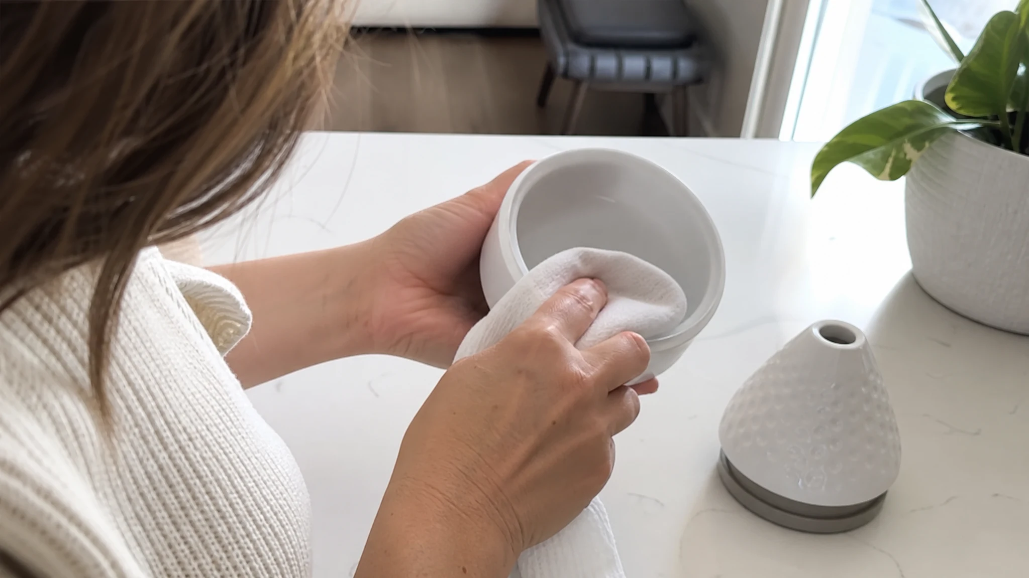 How to Clean an Essential Oil Diffuser: Residue and Water